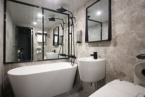 Gorilla Hotel the  Wonju