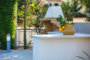 Villa Galina in Neo Chorio