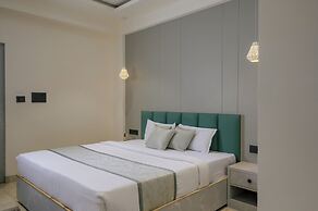 The Grand Neelam Hotel