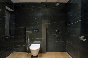 The Grand Neelam Hotel