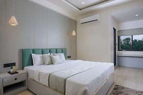 The Grand Neelam Hotel