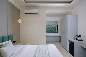 The Grand Neelam Hotel