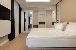 Gleam Collection Hotel