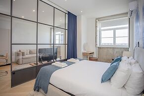 Modern Coastline Apartment