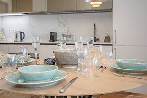 Modern Coastline Apartment