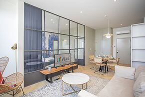 Modern Coastline Apartment