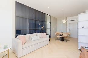 Modern Coastline Apartment