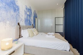 Modern Coastline Apartment