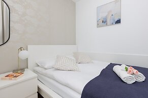 Warsaw Bonifraterska by Renters