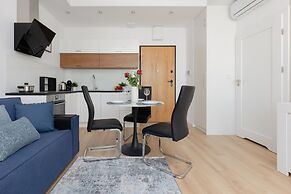 Warsaw Bonifraterska by Renters