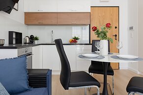 Warsaw Bonifraterska by Renters