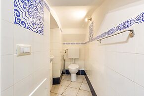 2710 Veronica Suite by Barbarhouse