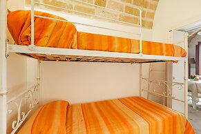 2710 Veronica Suite by Barbarhouse