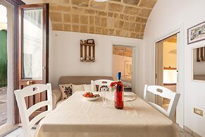 2710 Veronica Suite by Barbarhouse