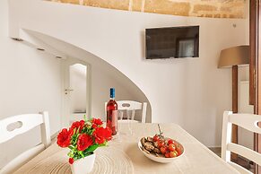 2710 Veronica Suite by Barbarhouse