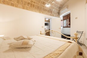 2710 Veronica Suite by Barbarhouse