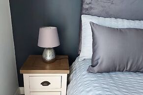 Modern 2 bed Apartment, City Centre, Wifi