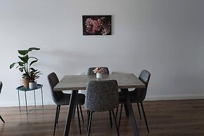 Modern 2 bed Apartment, City Centre, Wifi