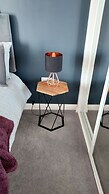 Modern 2 bed Apartment, City Centre, Wifi