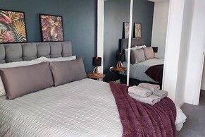 Modern 2 bed Apartment, City Centre, Wifi