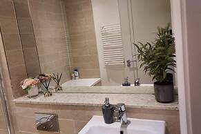 Modern 2 bed Apartment, City Centre, Wifi