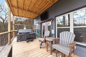 The Gathering Place 3 Bedroom Cabin by RedAwning