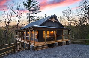 The Gathering Place 3 Bedroom Cabin by RedAwning