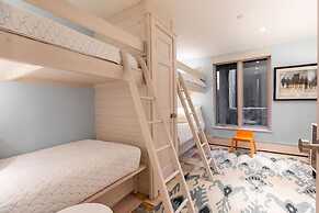 Village Center 1j 2 Bedroom Condo by RedAwning