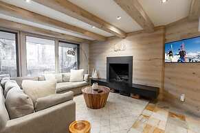 Village Center 1j 2 Bedroom Condo by RedAwning