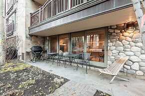 Village Center 1j 2 Bedroom Condo by RedAwning