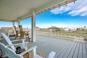 The Beach House 3 Bedroom Home by RedAwning