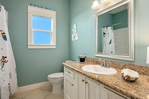 The Beach House 3 Bedroom Home by RedAwning