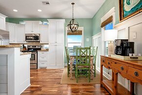 The Beach House 3 Bedroom Home by RedAwning