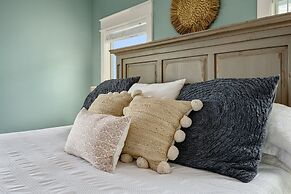 The Beach House 3 Bedroom Home by RedAwning