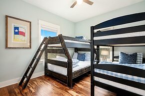 The Beach House 3 Bedroom Home by RedAwning