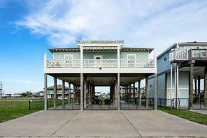 The Beach House 3 Bedroom Home by RedAwning