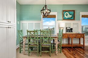 The Beach House 3 Bedroom Home by RedAwning