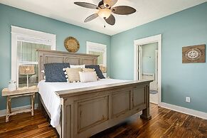 The Beach House 3 Bedroom Home by RedAwning