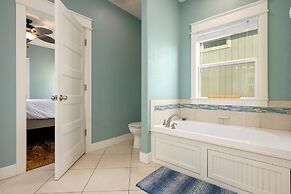 The Beach House 3 Bedroom Home by RedAwning