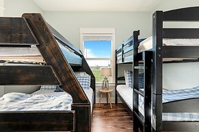 The Beach House 3 Bedroom Home by RedAwning