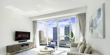 LUX The Pad Executive Suite Canal View 1