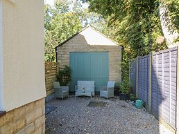 6 Hunters Green Close