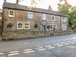 6 Hunters Green Close