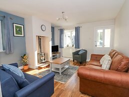6 Hunters Green Close