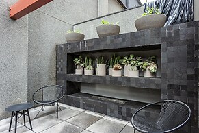 Charlie Sabiá Moema Essential