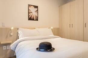 Charlie Sabiá Moema Essential