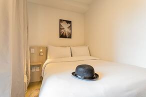 Charlie Sabiá Moema Essential