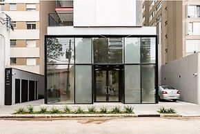 Charlie Sabiá Moema Essential