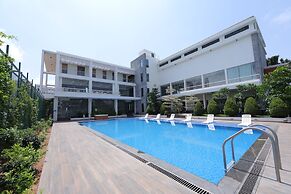 VRR Hotel's And Convention Centre