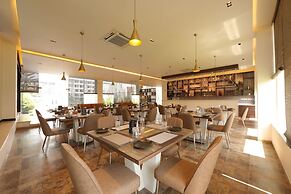 VRR Hotel's And Convention Centre